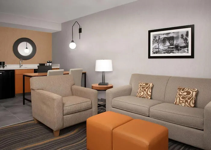 Embassy Suites La Quinta Hotel & Spa